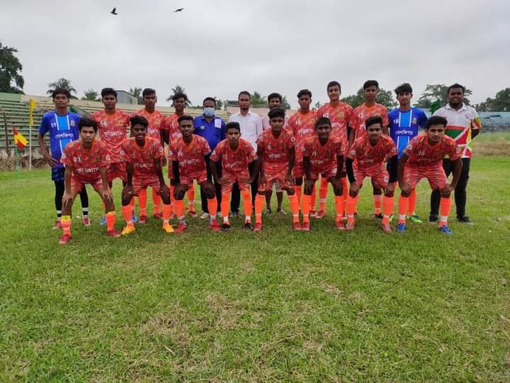 কুড়িগ্রাম জেলা ফুটবল দলকে অভিনন্দন পল্লী ক্রীড়া একাডেমির